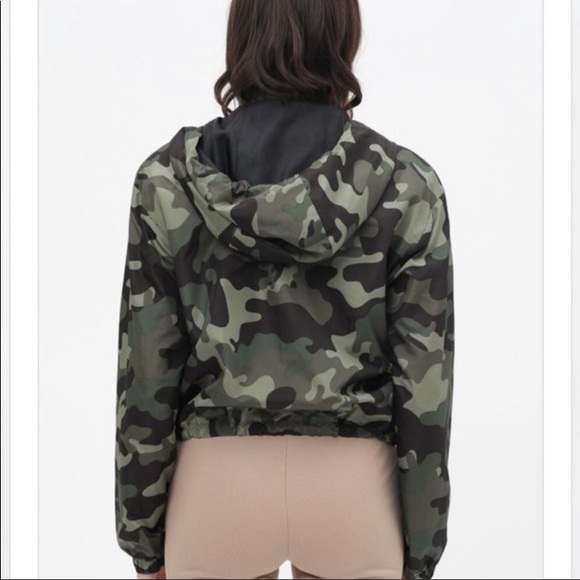 SOLD! Last 1 🎈Light weight camo jacket - Picture 3 of 4